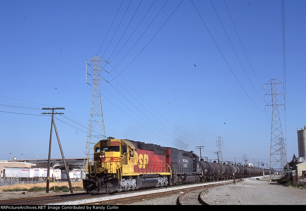 SP 7562 near Oakland